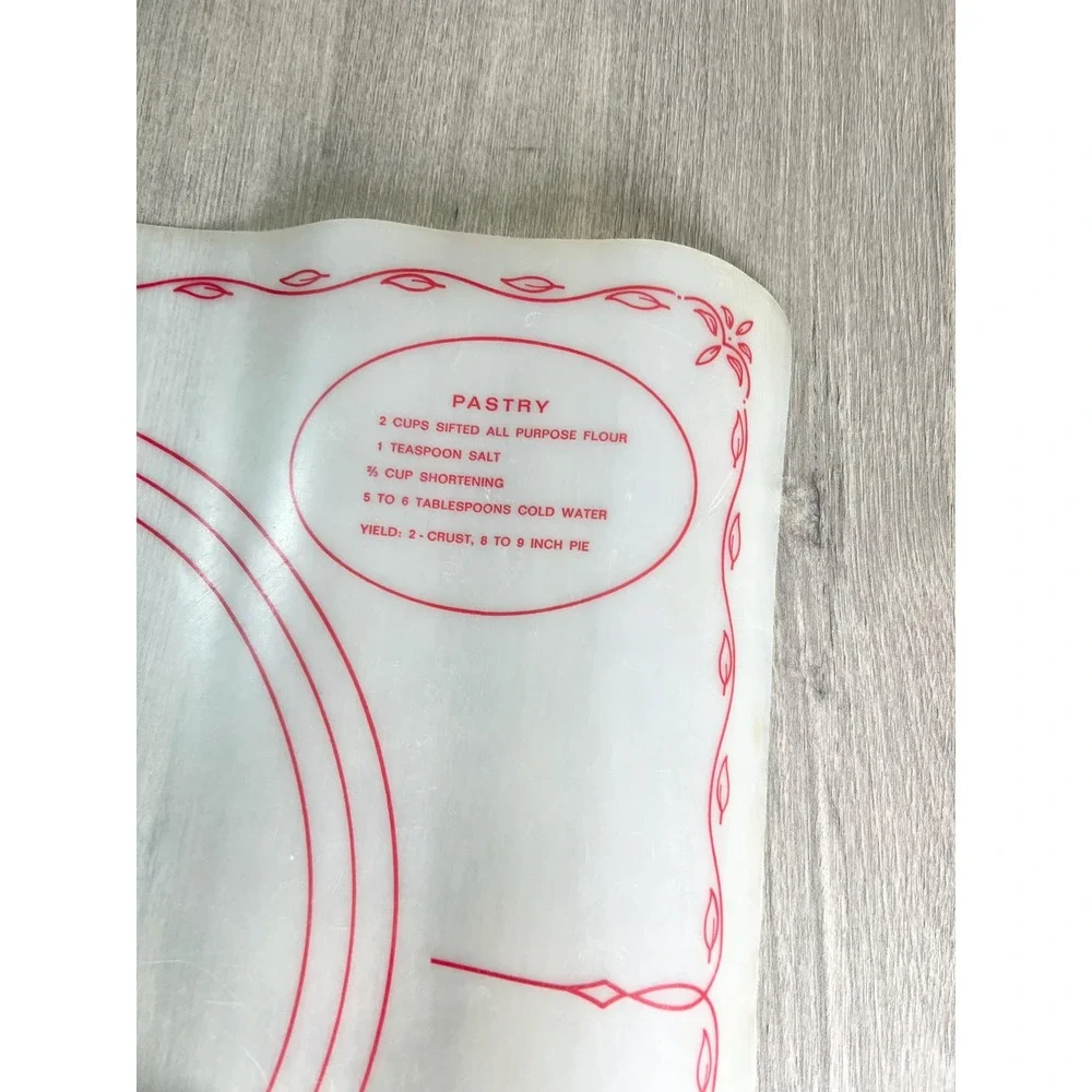 Vintage 1965 Tupperware pastry mat baking kitchen